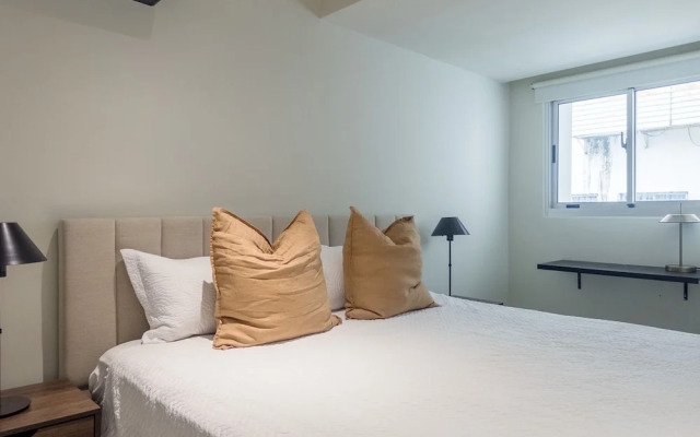 Shalom Residences By YellowKey