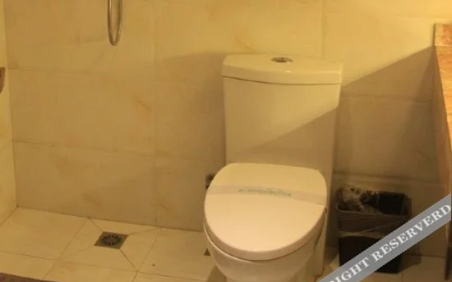 Chaoman Hotel (Tianshui Center Plaza Branch)(潮漫酒店（天水中心广场古城店）)