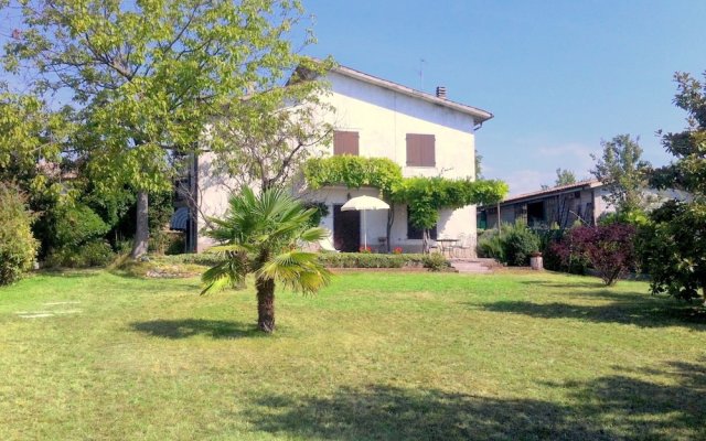 Cosy Detached House, 4 Km Far From Lake Garda, Big Private Garden with Terrace