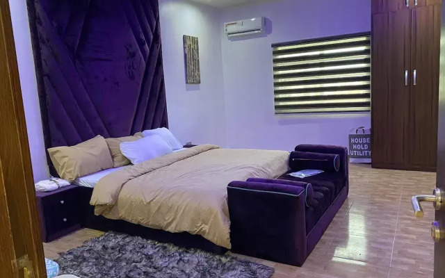 Comforts Court And Apartment