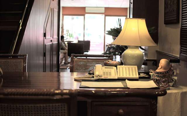 Travel Lodge Suriwongse - Adult only