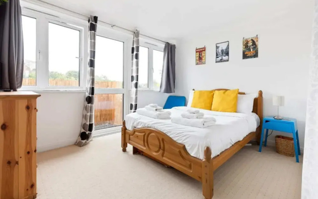 Spacious 2 Bedroom Apartment in Cricklewood