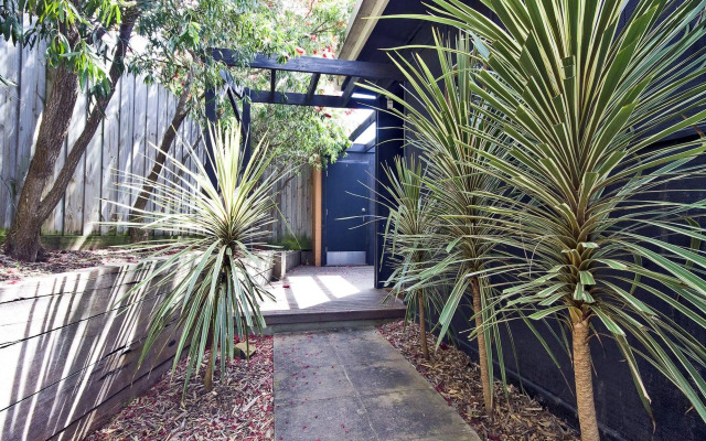 Lornebeach Apartments