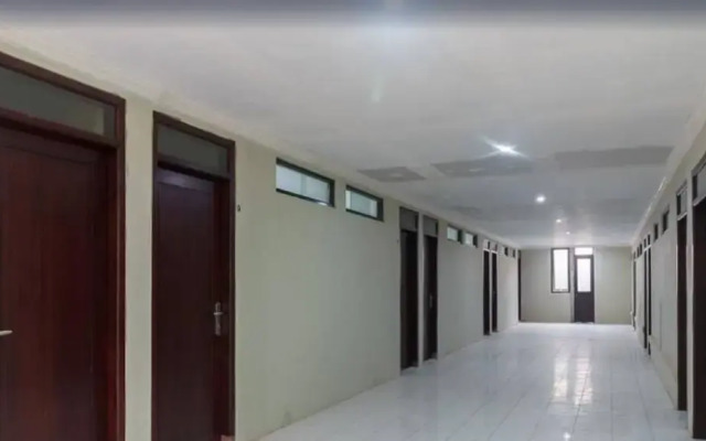 RedDoorz near Cikampek Mall Karawang