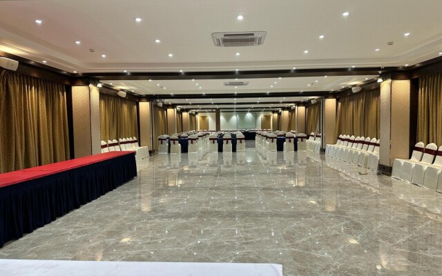 Monday Hotels Amalapuram Heights