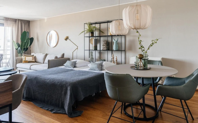 Lovely Apartment by the Beach