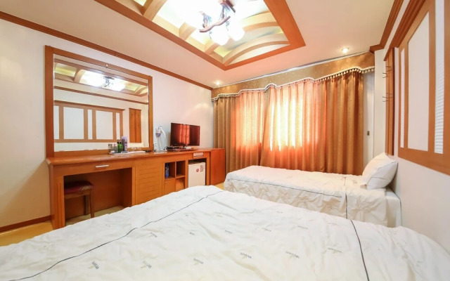 Hadong Seomjingang Hotel