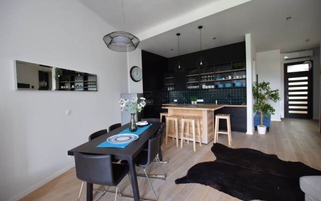 Luxury Apartment by Hi5 - Bajcsy Suite