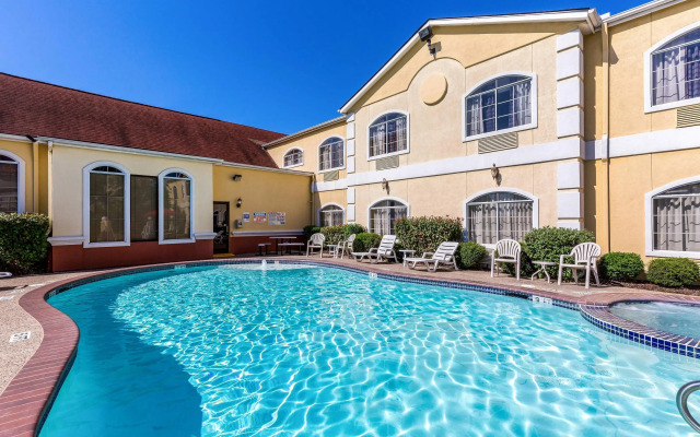 Quality Suites Houston North - Spring