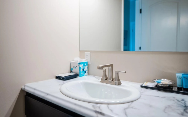 1 Bedroom Lake View Villa - Unit 606