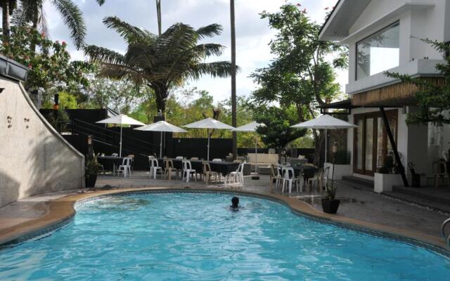 Date and Dine Resort