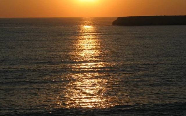 Coral Bay Sunlight Villa