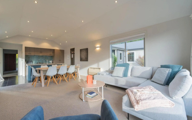 Southland Sounds - Te Anau Holiday Home