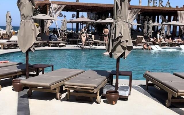 9 Grand Sapphire 2 Bed 2 Bath Pool Beach