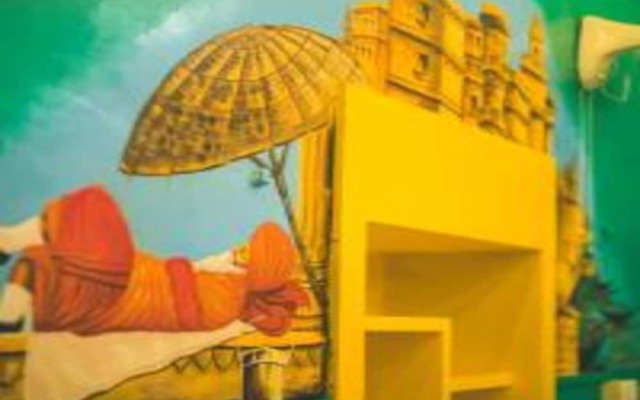 On The Ghat By Howdy Hostels