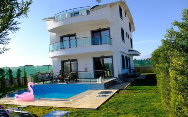 Sindi Villa 6 Bedroom Villa With Private Pool