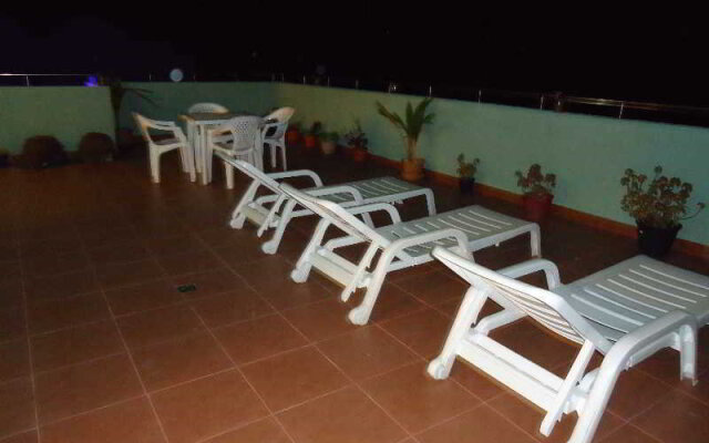City Beach Hotel