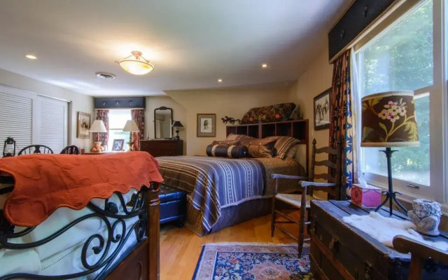 Seldom Scene Meadow Bed & Breakfast