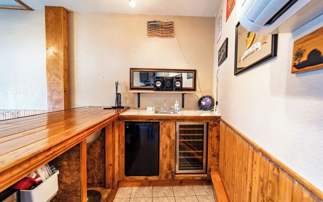 Redbud Retreat Amenity-filled Waterfront Home!