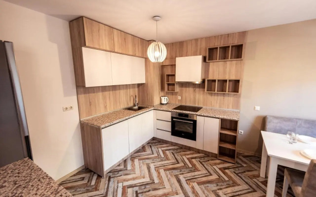 Bright 1BDR Apartment with a Balcony
