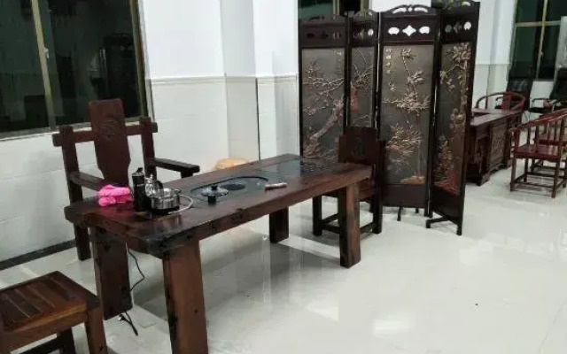 longzhou hostel