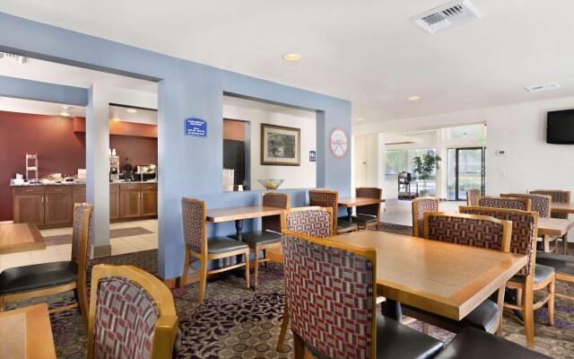 South Tacoma Suites