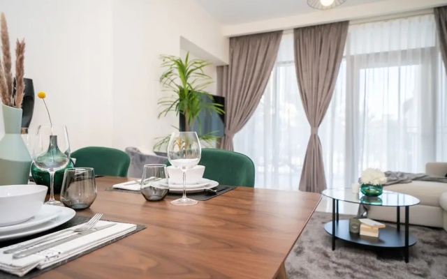 HiGuests - Boulevard Crescent Tower 2