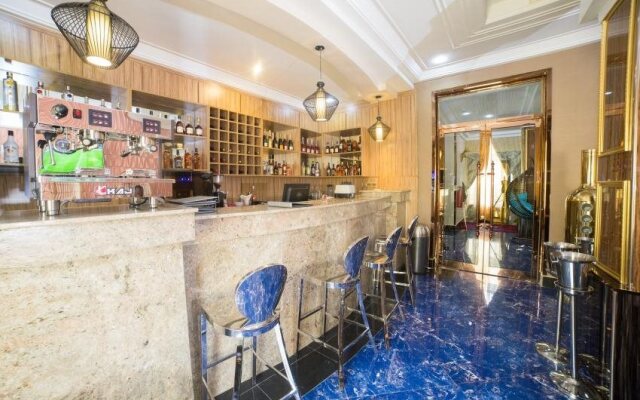 Corinthia Villa Hotel  Suites