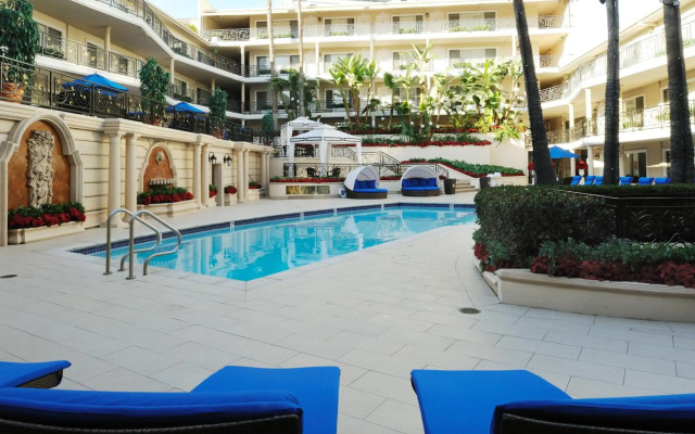 Beverly Hills Plaza Hotel & Spa