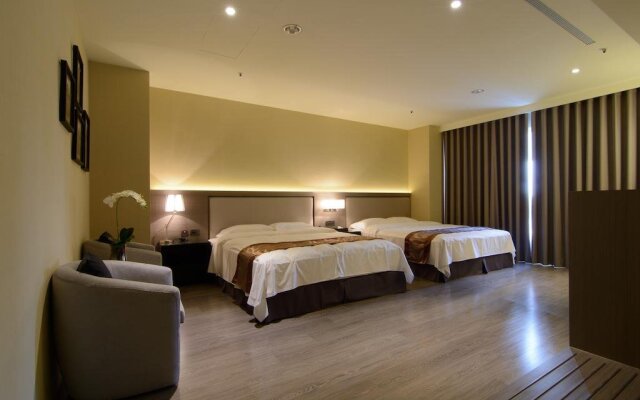 Grand Crystal Hotel