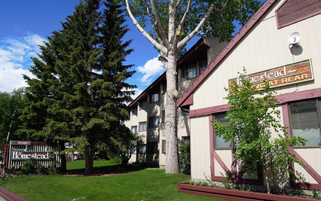 Peaks Hotel and Suites