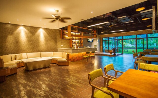 Xishuangbanna Yajule City Golf Hotel