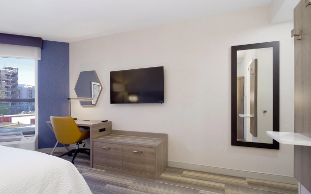 Holiday Inn Express & Suites Phoenix - Tempe by IHG