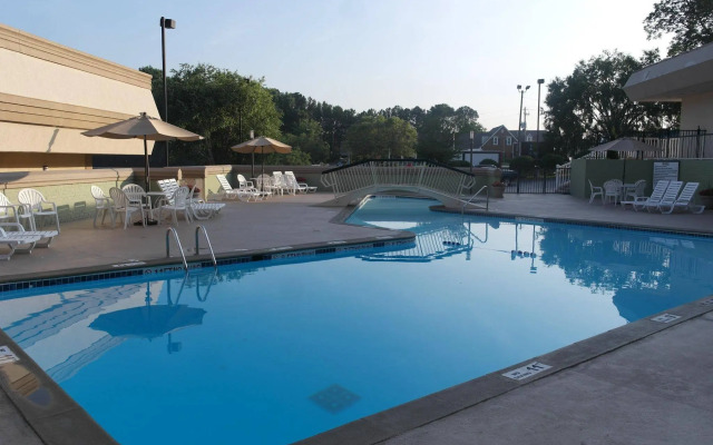 Clarion Pointe Morrow - Atlanta South