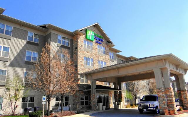 Holiday Inn Express & Suites Chicago West-Roselle, an IHG Hotel