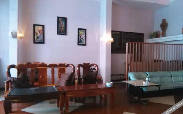 Mama'S Villa