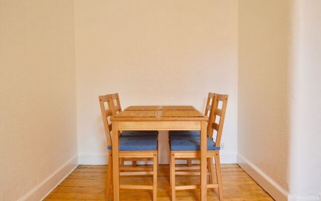 1 Bedroom Flat With Box Room In Edinburgh
