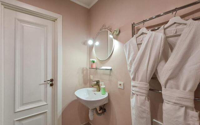 Sutki26 on Kuznechnaya Street