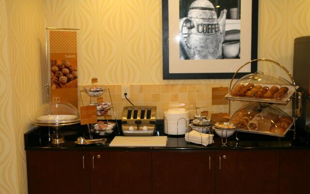 Hampton Inn Richmond Airport