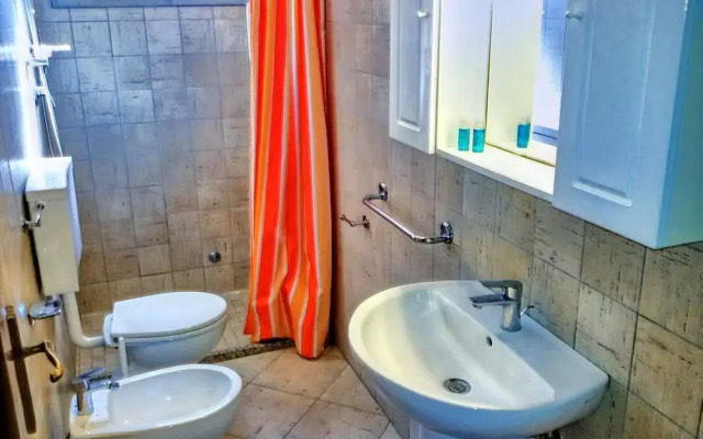 Cosy Apartment 200m From the sea