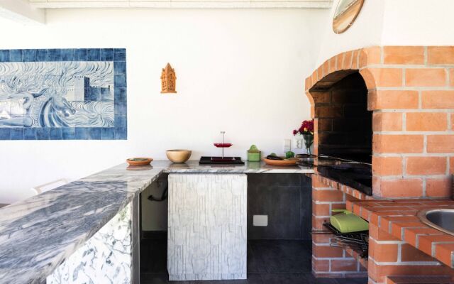 Sesimbra Stylish Villa by Homing