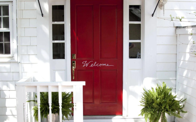 Eben House