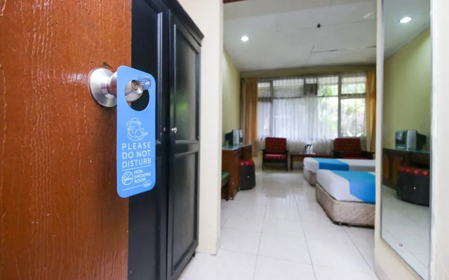 Hotel Danautoba by Airy Rooms