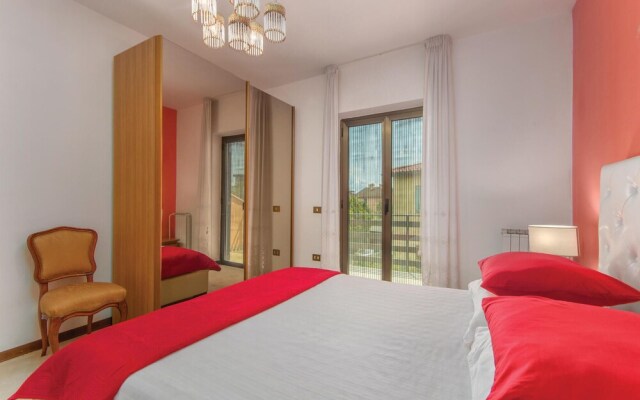 Awesome Home in Umag With 4 Bedrooms, Jacuzzi and Wifi