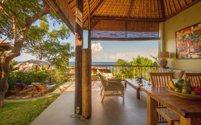 Aquamarine Beach Villas