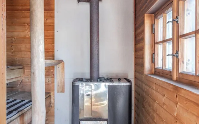 Lakefront House with 5 BR and Sauna