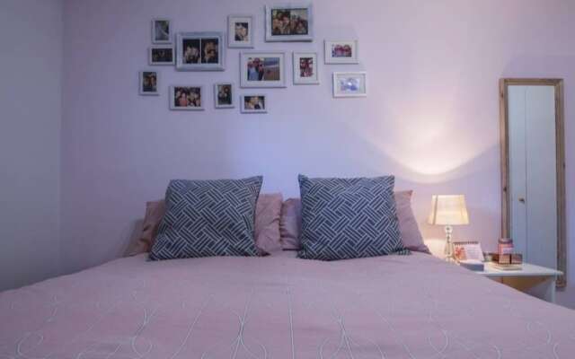 Spacious 2BR Modern Flat in London