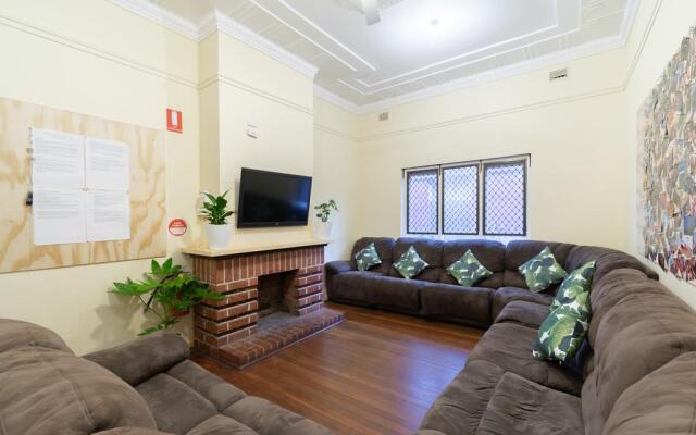myOZexp Aberdeen Lodge - Hostel