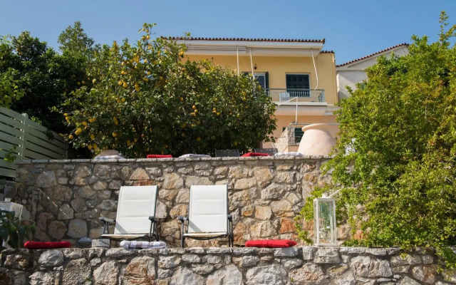 Seafront apartment in Kiveri, near Nafplion.