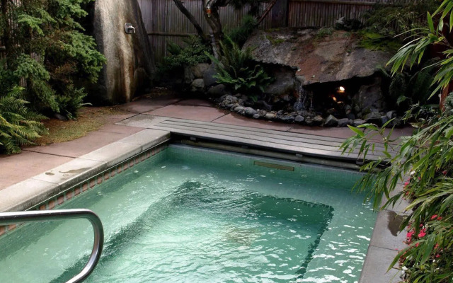 Willows Lodge